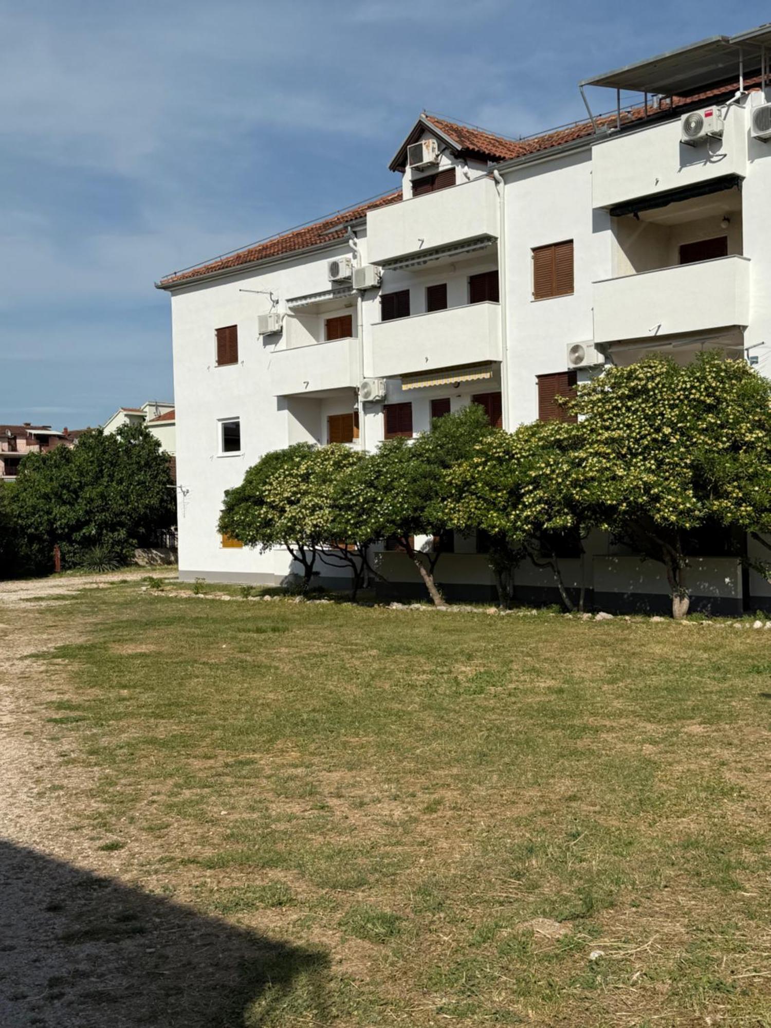 Appartamento Casa Trussardi Pirovac Esterno foto