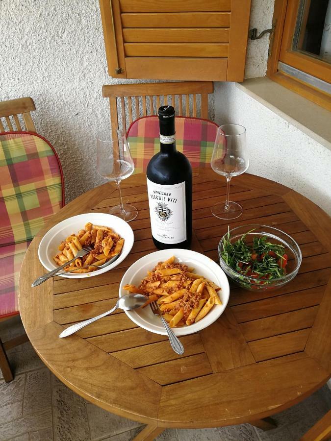 Appartamento Casa Trussardi Pirovac Esterno foto